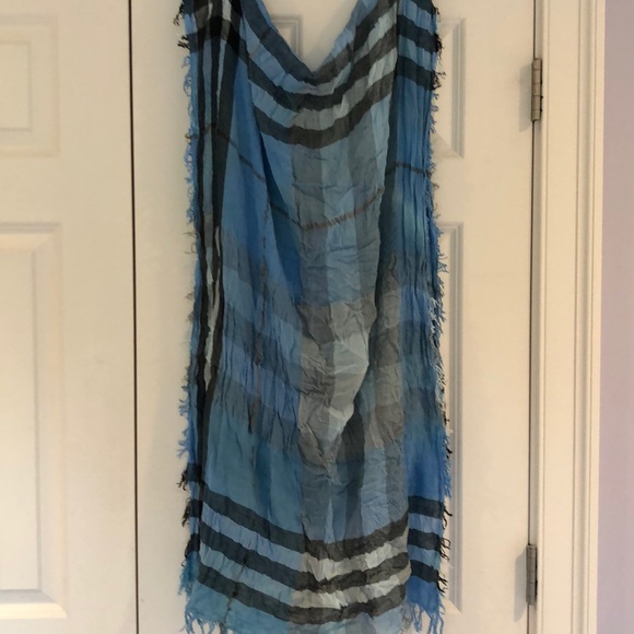 Pretty patterned scarf - Picture 2 of 6